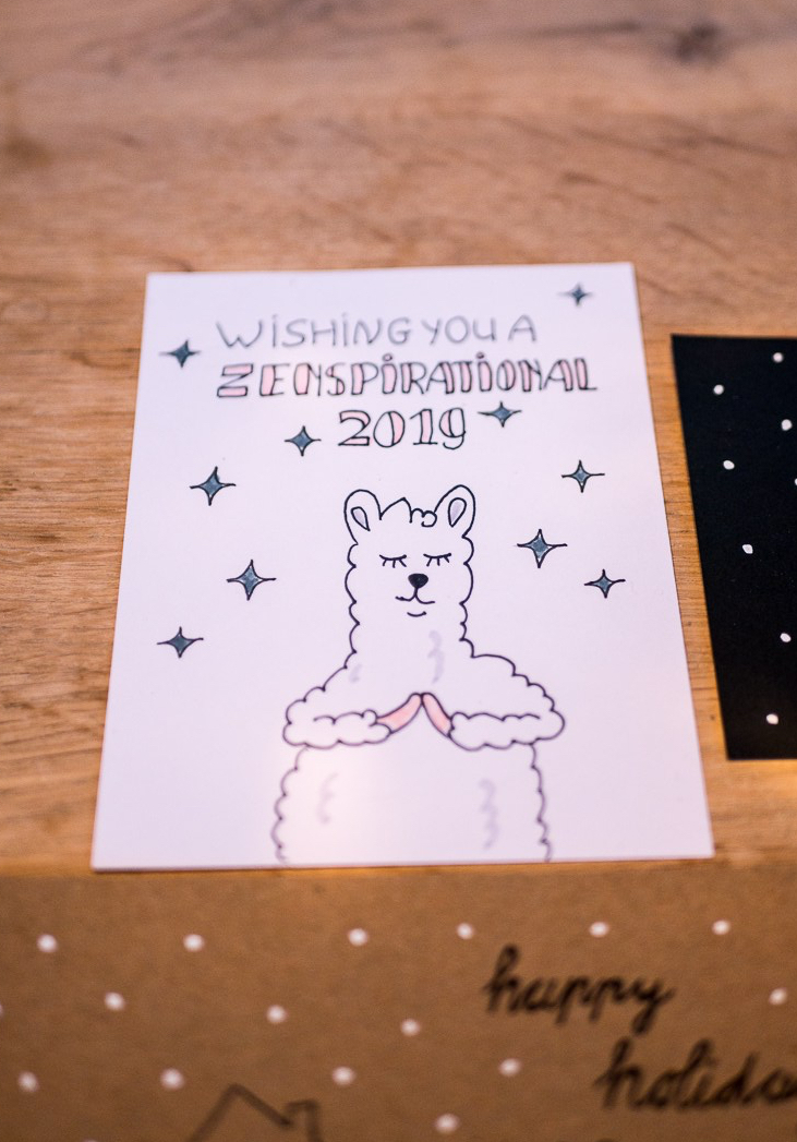 Zelf kerstkaarten maken handlettering - met zen/yoga alpaca/lama